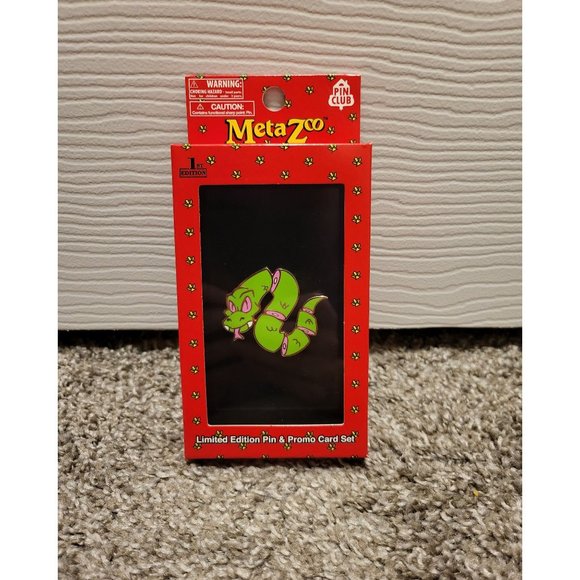 Metazoo x Pin Club Cryptid Nation Joint Snake Pin and Promo Card New Sealed - Picture 1 of 2